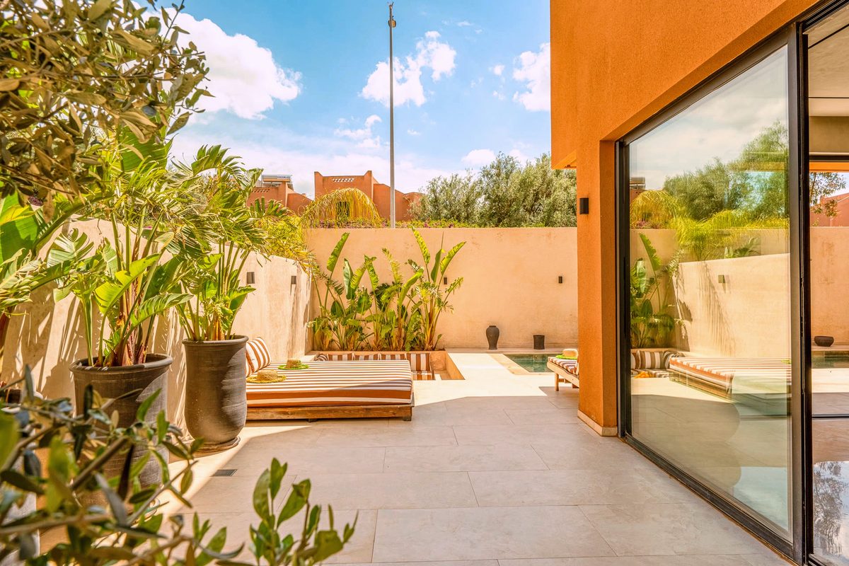 The inner courtyard at Villa Camélia, in the shade